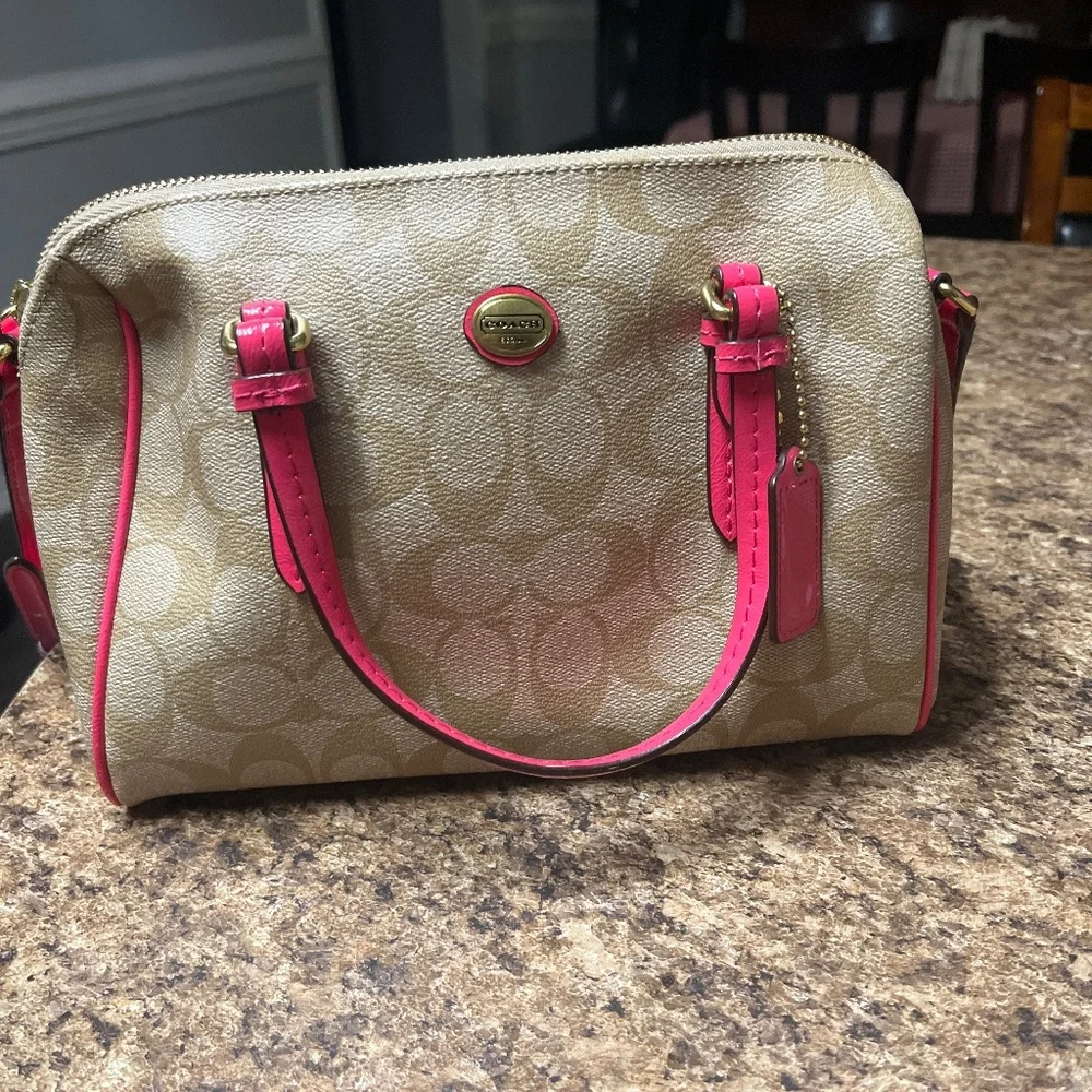 Coach purse - Picture 1 of 3